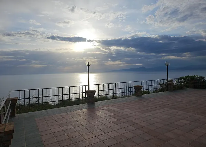 Il Faro Bad And Breakfast Frühstückspension